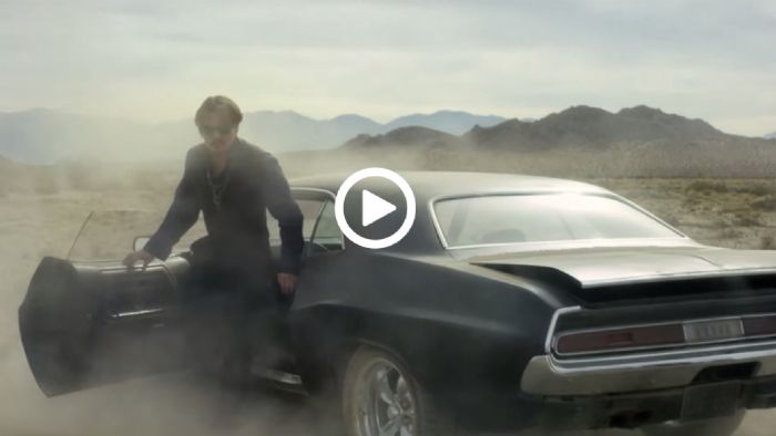 Με Dodge Challenger ο Johnny Depp Με Dodge Challenger ο Johnny Depp