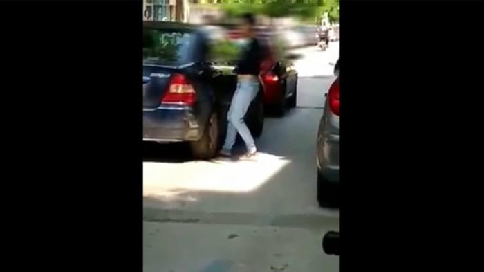 Η κομπίνα νεαρής για να αποσπά χρήματα (+vid)