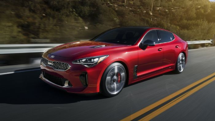 Το νέο Kia Stinger θα κάνει καριέρα στην Ευρώπη προς τα τέλη του έτους, έχοντας στη «φαρέτρα» του diesel σύνολο 2,2 λίτρων, το οποίο έχει ισχύ 200 ίππων στις 3.800 σ.α.λ και ροπή 440 Nm ανάμεσα στις 1