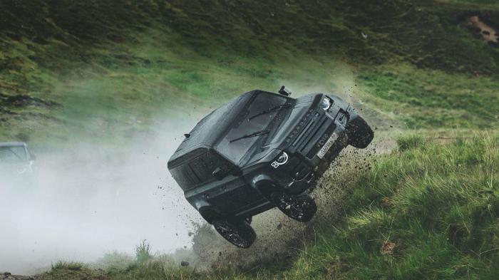 Tο Land Rover Defender θα πάρει μέρος στην ταινία του 007 «No Time To Die».