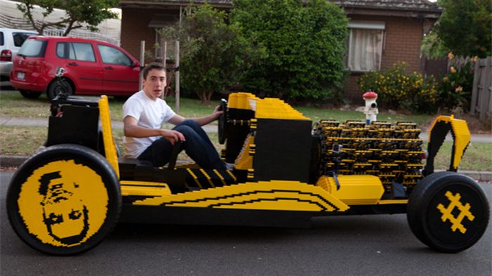 «Κανονικό» όχημα από 500.000 κομμάτια… Lego