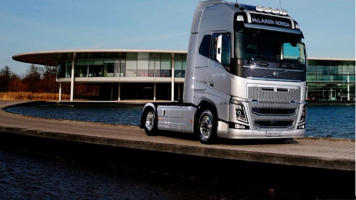 McLaren-Honda με Volvo Trucks McLaren-Honda με Volvo Trucks