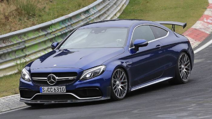 Ο φακός συνέλαβε τη νέα Mercedes AMG C 63 R σε στάδιο δοκιμών εξέλιξης στην πίστα του Nurburgring. Δείτε το σχετικό video.