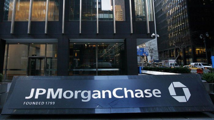 JP Morgan: Aναβαθμίζει τις ελληνικές τράπεζες JP Morgan: Aναβαθμίζει τις ελληνικές τράπεζες