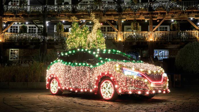 Πιστή στο πνεύμα των Χριστουγέννων που έρχονται η Nissan πήρε την απόφαση να στολίσει, όχι όμως δέντρο, αλλά ένα LEAF.