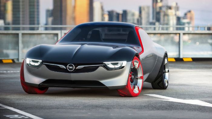 Σε συνέντευξή του ο επικεφαλής σχεδίασης της Opel, Mark Adams, είπε πως λεπτομέρειες του Opel GT Concept, όπως η γρίλια της μάσκας και οι ρευστές γραμμές, θα περάσουν σε άλλα μοντέλα παραγωγής.