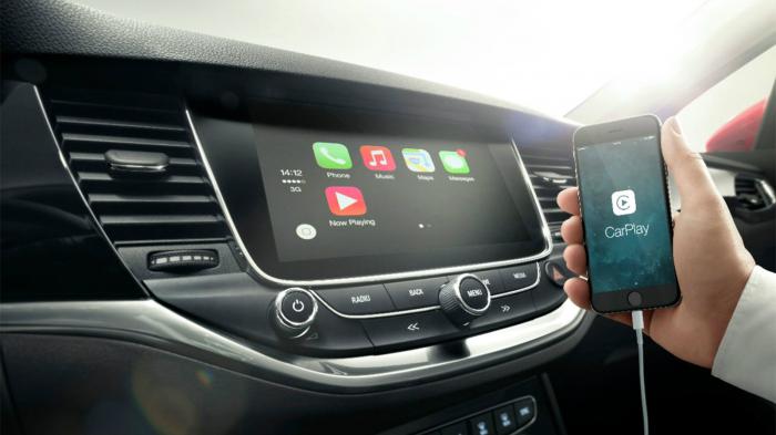 Μία σειρά συστημάτων infotainment και βάσεων συσκευών σε όλη τη γκάμα επιβατικών οχημάτων της, για hands-free χρήση του τηλεφώνου, προσφέρει η Opel.