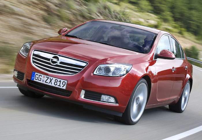 Η Opel θα χρησιμοποιήσει την πλατφόρμα του Insignia (φωτογραφία) για την εξέλιξη νέου SUV  