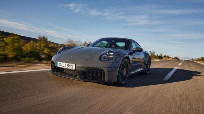 Η Porsche θα λανσάρει την πρώτη υβριδική 911 Turbo S
