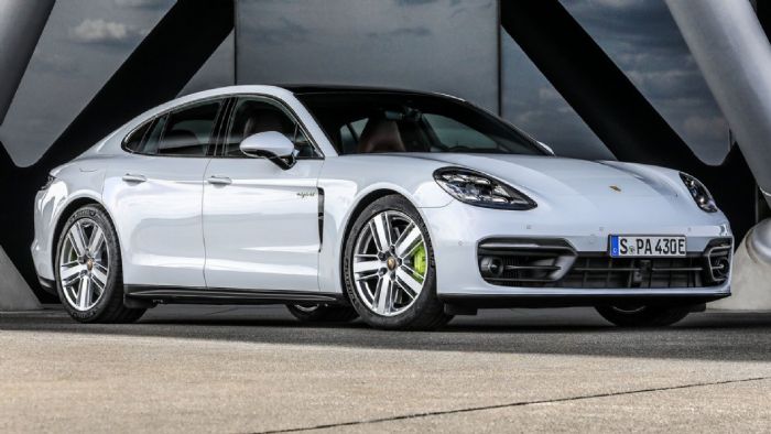 H ανανεωμένη Porsche Panamera 4S E-Hybrid.