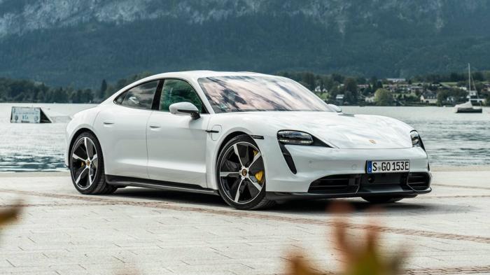 H Porsche Taycan Turbo S.