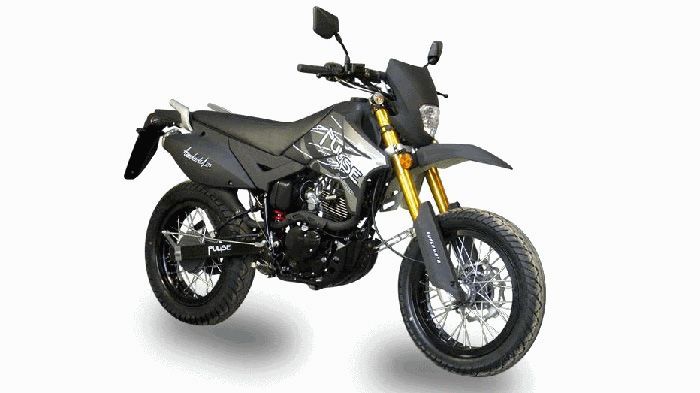 Η Pulse παρουσίασε το πρώτο μοντέλο 250 κ.εκ. στη γκάμα της. Πρόκειται για το su Η Pulse παρουσίασε το πρώτο μοντέλο 250 κ.εκ. στη γκάμα της. Πρόκειται για το supermotard Adrenaline 250.