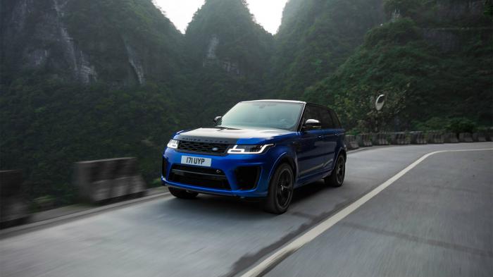 Tο Range Rover Sport SVR, αν και ανεπίσημα, κάλυψε την ανηφορική διαδρομή μήκους 11.3 χιλιομέτρων σε 9 λεπτά και 51 δευτερόλεπτα.