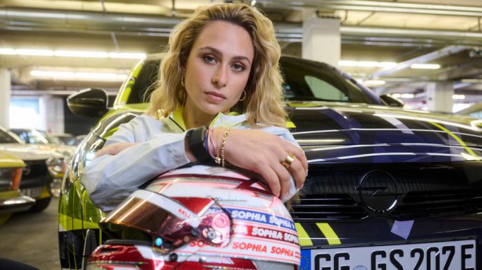 Η Sophia Flörsch αναλαμβάνει ρόλο οδηγού εξέλιξης στην Opel GSE Formula E Team