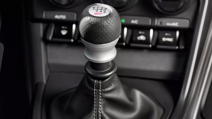 Ιαπωνική μάρκα ρωτά οδηγούς αν θέλουν SUV με χειροκίνητο κιβώτιο -Ποια είναι