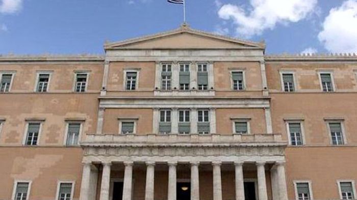 Ανάβει «φωτιά» η αναθεώρηση Συντάγματος Ανάβει «φωτιά» η αναθεώρηση Συντάγματος