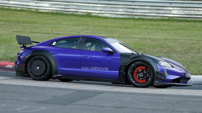Δοκιμές για Porsche Taycan GT4 RS - Έσπασε διαχύτη στο Nürburgring