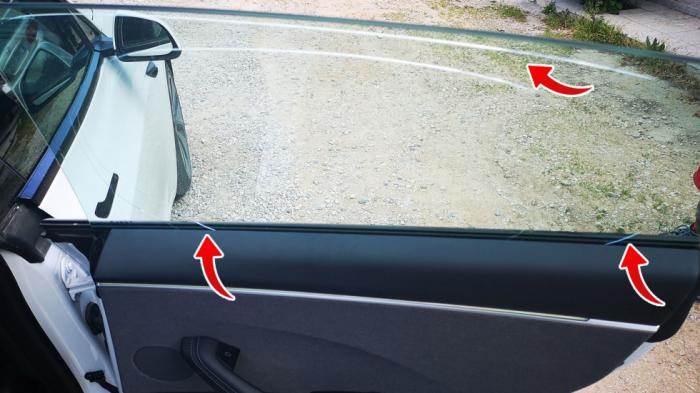 Ράγισμα ξαφνικά σε τζάμι Tesla Model 3 Highland - Πώς έγινε;