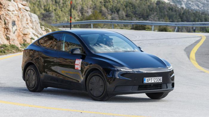 Δοκιμάζουμε τη βασική έκδοση του Tesla Model Y των 34 χιλιάδων ευρώ