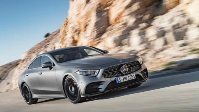 Η νέα CLS υιοθετεί ένα coupe σεντάν αμάξωμα με έντονα κεκλιμένη οροφή.