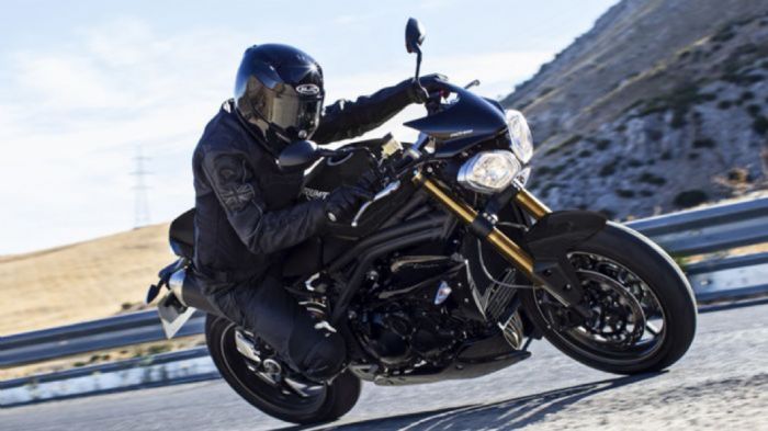 Triumph Speed Triple: Γίνεται 21 και το γιορτάζει Triumph Speed Triple: Γίνεται 21 και το γιορτάζει