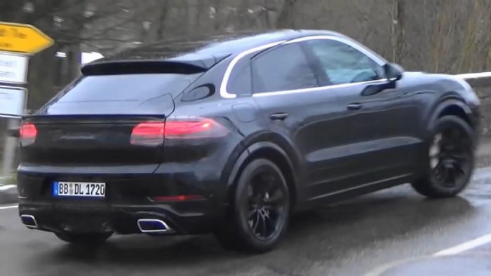 «Γυμνή» η Cayenne Coupe.