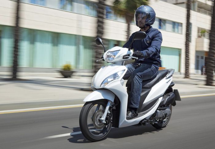 Στο Vision έχουν ενσωματωθεί όλες εκείνες οι αρετές που βλέπουμε και στα υπόλοιπα μοντέλα της Honda.
