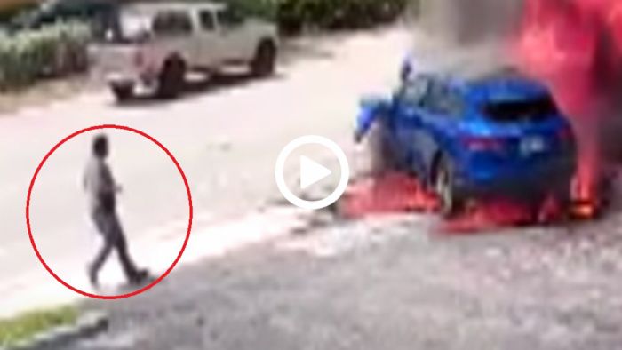 Αγγελος σώζει μάνα και παιδί από φλεγόμενη Jaguar Αγγελος σώζει μάνα και παιδί από φλεγόμενη Jaguar