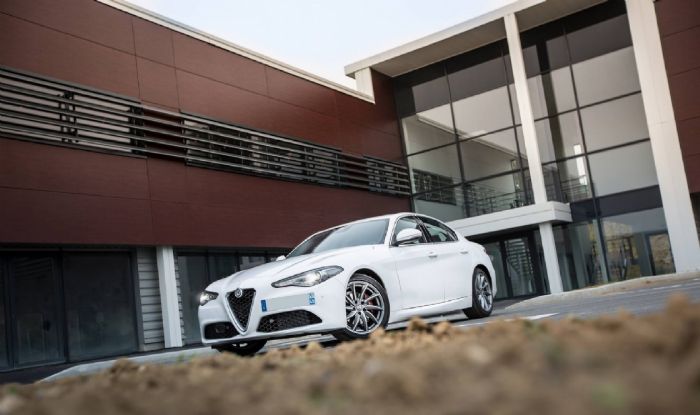 Καμία αλλαγή στο εξωτερικό της Alfa Romeo Giulia. Καμία αλλαγή στο εξωτερικό της Alfa Romeo Giulia.