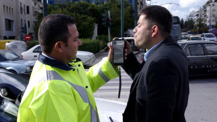 Το αλκοτέστ έγραψε 0,0 σε 129 οδηγούς αλλά τους συνέλαβαν - Τι συνέβη;
