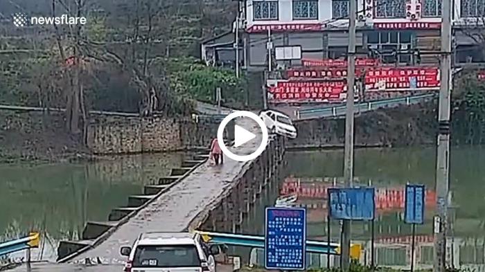 Μία στιγμή αρκεί για να γίνει το κακό Μία στιγμή αρκεί για να γίνει το κακό