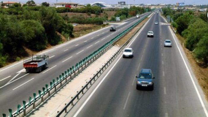 Μεθυσμένος οδηγούσε ανάποδα στην εθνική