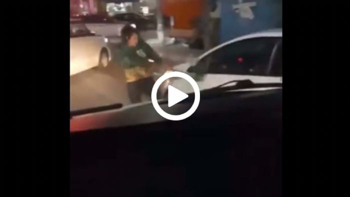 Ρόπαλο & σπασμένα τζάμια μέχρι που...