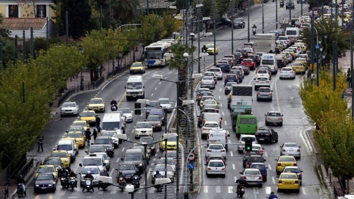 Κατασχέσεις σε όσους δεν πληρώνουν τα τέλη; 
