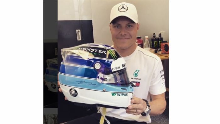 Mε κράνος Hakkinen o Βοttas! (+vid)