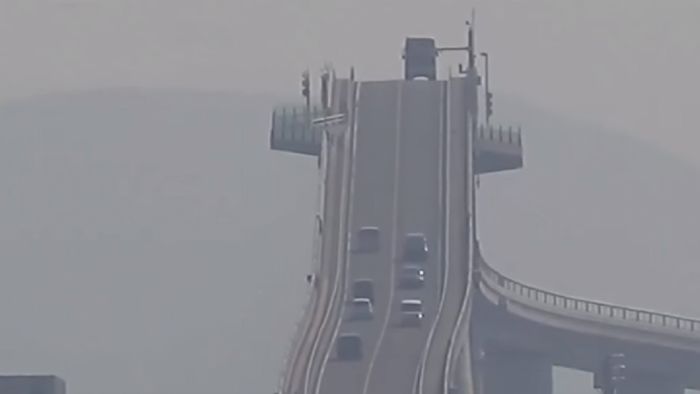 Η γέφυρα του τρόμου (+vid)