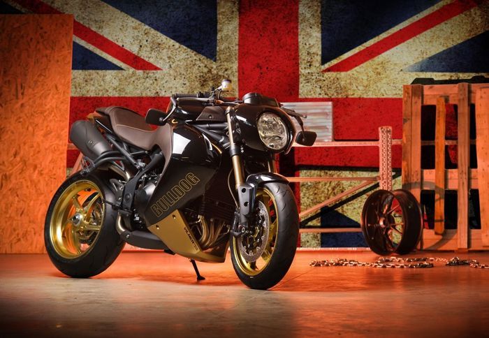 Οι αλλαγές είναι κυρίως αισθητικές, με την αντικατάσταση των δίδυμων προβολέων από έναν μονό να ξεχωρίζει.