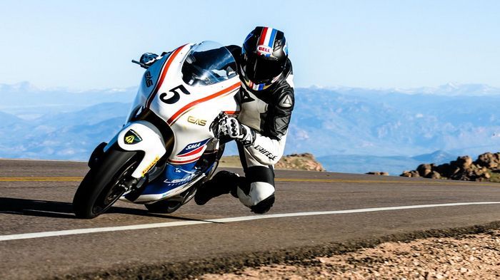 Ηλεκτρικός θρίαμβος στο Pikes Peak!