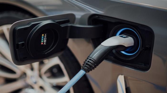 ChargingCost.gr: Νέο εργαλείο θα δείχνει πού θα φορτίζεις φθηνά