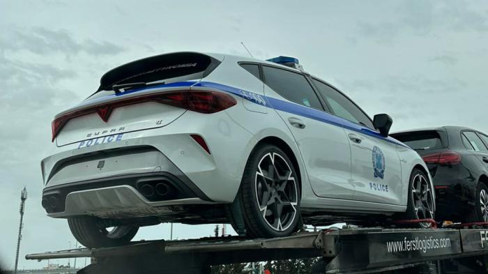 Περιπολικό CUPRA Leon VZ με 300 άλογα