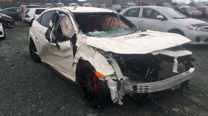 «Δότης» έγινε τοHonda Civic Type R το οποίο παρά την ολική καταστροφή που υπέστη «Δότης» έγινε τοHonda Civic Type R το οποίο παρά την ολική καταστροφή που υπέστη, έχει κάτι ακόμα να προσφέρει.