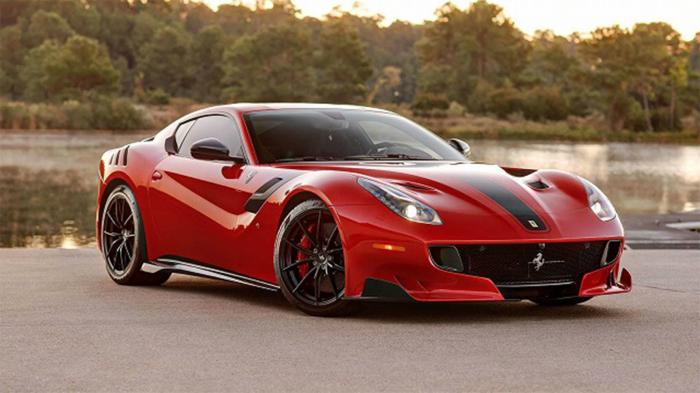 Υπογεγραμμένη Ferrari F12 TdF στο σφυρί