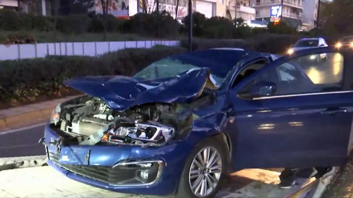 Μεσογείων: Νεκρός ο πεζός που χτυπήθηκε από δύο αυτοκίνητα