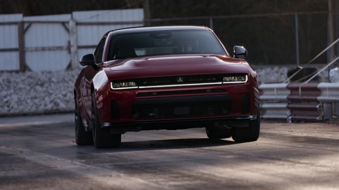 Το νέο Dodge Charger SRT Hellcat επιστρέφει με HEMI V8!