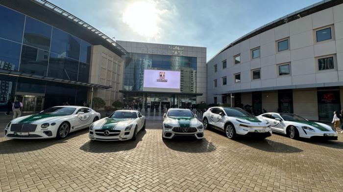 Ποια Octavia; Στο Dubai η αστυνομία κυκλοφορεί με Porsche, AMG & Lotus