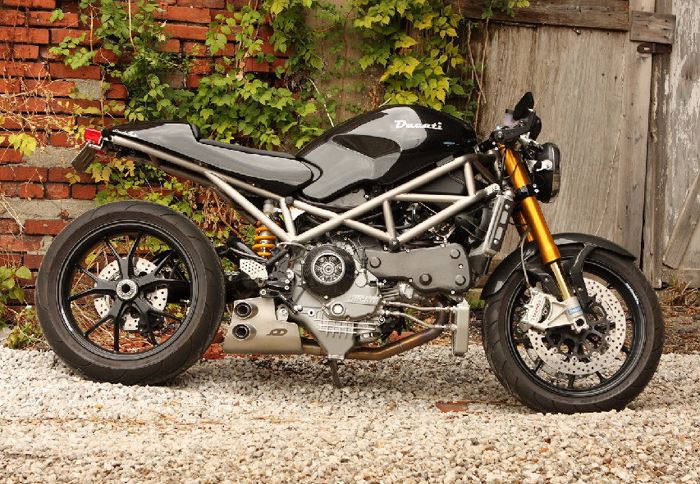 Ducati Monster με πλαίσιο τιτανίου