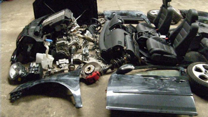 «Βραχιόλια» σε σπείρα που έκλεβε και αποσυναρμολογούσε αυτοκίνητα