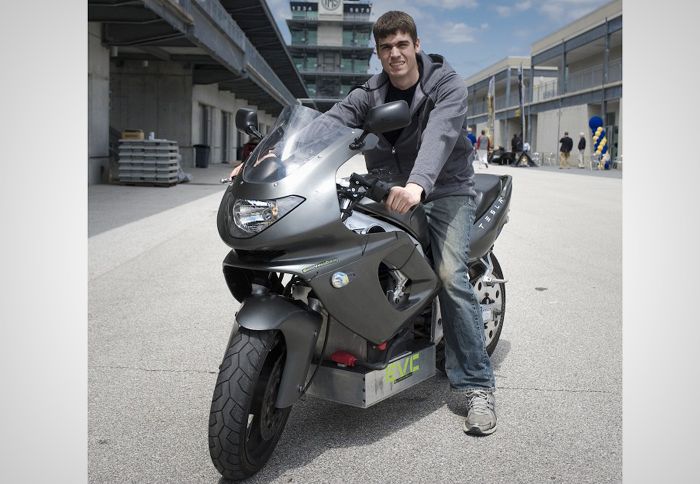 Ηλεκτρική Superbike από φοιτητές Ηλεκτρική Superbike από φοιτητές