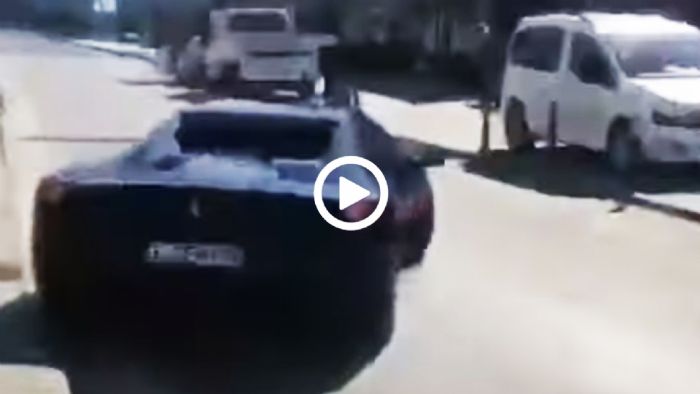 Φίλε μου, είναι η πρώτη σου φορά μέσα σε αυτοκίνητο; 