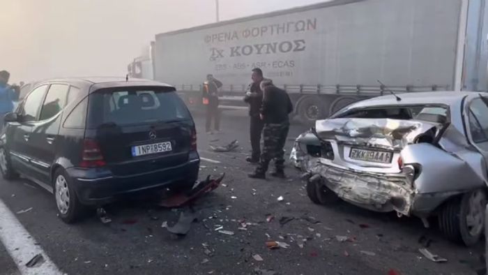 Καραμπόλα με 6 οχήματα στην Εθνική Οδό Αθηνών-Λαμίας